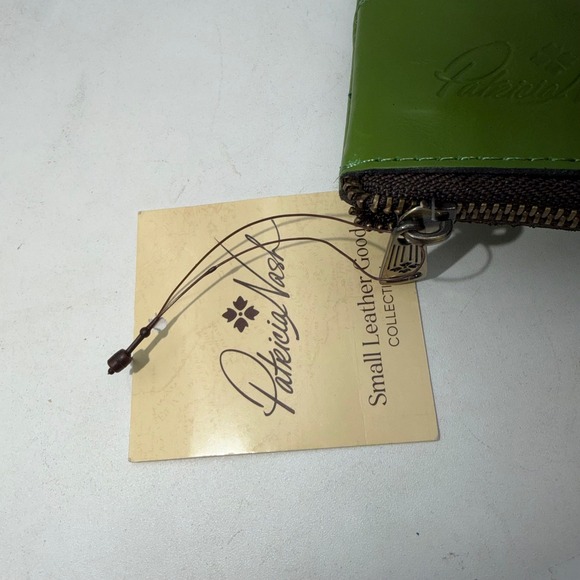 Patricia Nash Vintage Distress Annesley Wallet Foliage Green Leather RFID - Picture 6 of 10